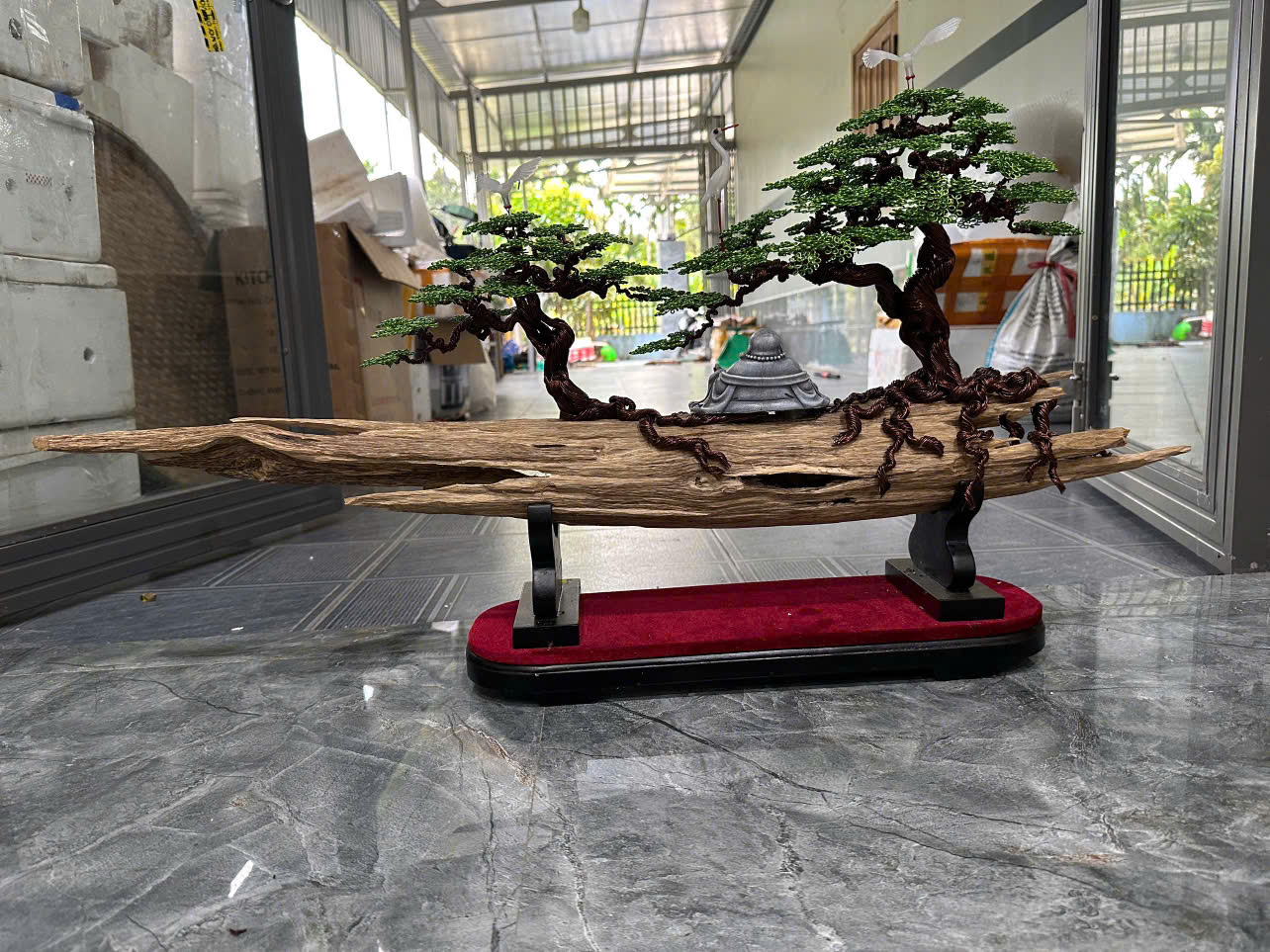 Khối trầm hương Việt lên bonsai